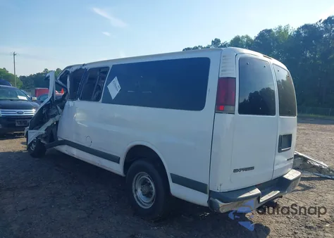 2001 Chevrolet Express from USA, damaged, VIN 1GAHG39RK11218372